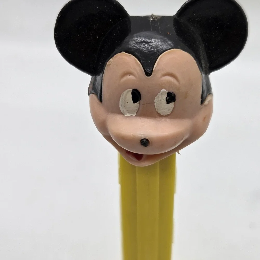 VTG Mickey Mouse PEZ Dispenser No Feet Made in Austria Patent 2620061‎ Yellow...